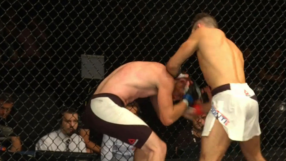 Andrew Holbrook contre Thibault Gouti