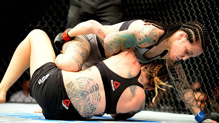 Joanne Calderwood contre Kalindra Faria