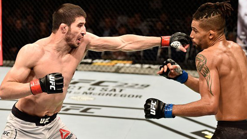 Rustam Khabilov contre Kajan Johnson