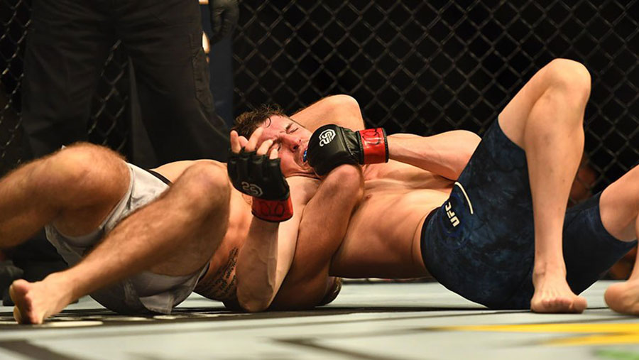 Chas Skelly contre Bobby Moffett