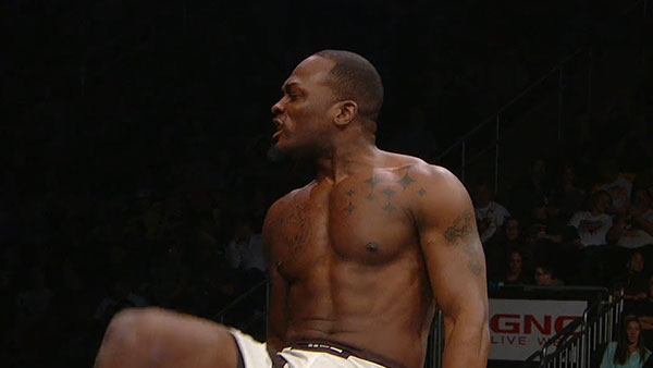 Derek Brunson contre Roan Carneiro