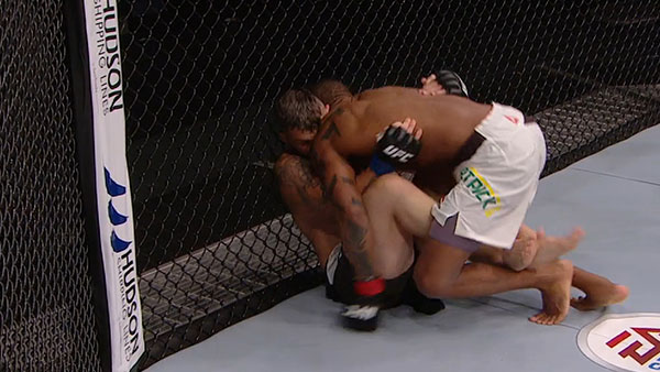 Alan Patrick Silva Alves contre Damien Brown