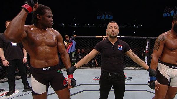 Francis Ngannou contre Curtis Blaydes