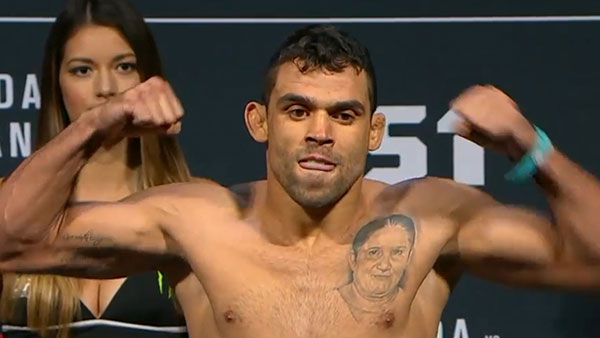 Renan Barao contre Jeremy Stephens