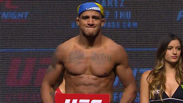 Gilbert Burns contre Lukasz Sajewski