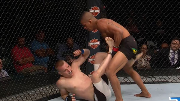 Gilbert Burns contre Lukasz Sajewski