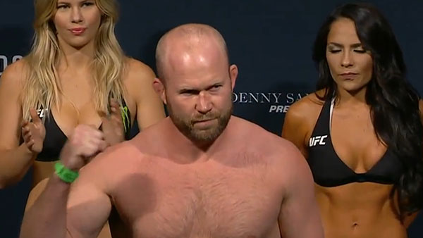 Tim Boetsch contre Josh Samman