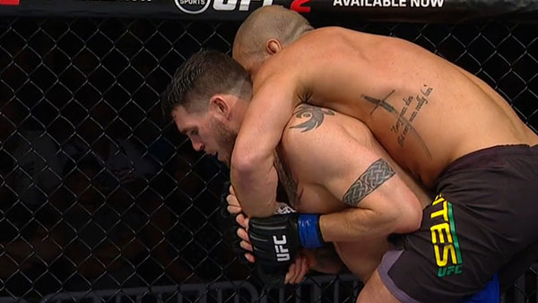 Thales Leites contre Chris Camozzi