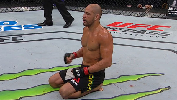 Thales Leites contre Chris Camozzi