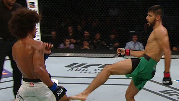 Yair Rodriguez contre Alex Caceres