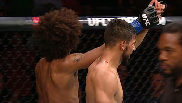 Yair Rodriguez contre Alex Caceres