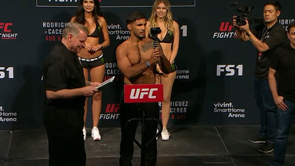 Dennis Bermudez contre Rony Mariano Bezerra