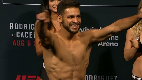 Yair Rodriguez contre Alex Caceres