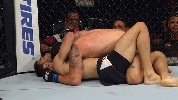 Glaico Franca Moreira contre Gregor Gillespie