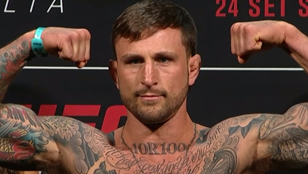 Glaico Franca Moreira contre Gregor Gillespie