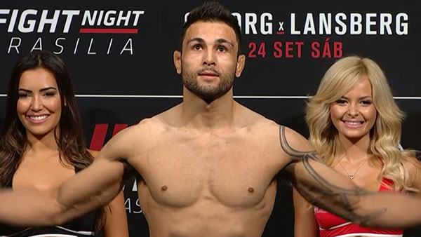 Glaico Franca Moreira contre Gregor Gillespie