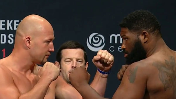 Cody East contre Curtis Blaydes