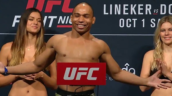 John Lineker contre John Dodson