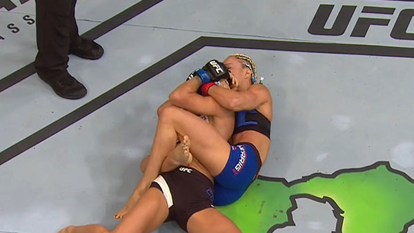 Felice Herrig contre Kailin Curran