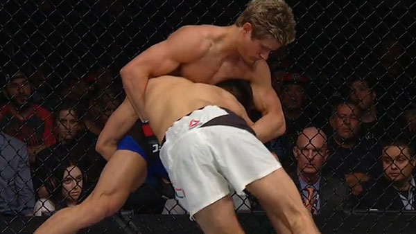 Sage Northcutt contre Mickey Gall