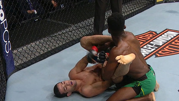 Aljamain Sterling contre Augusto Mendes