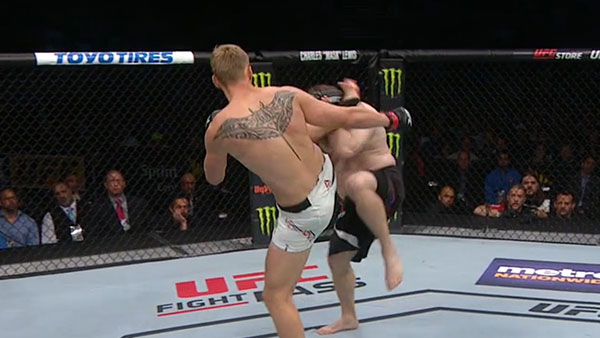 Alexander Volkov contre Roy Nelson