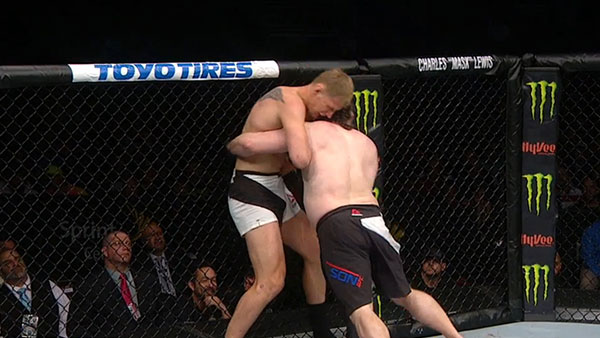 Alexander Volkov contre Roy Nelson