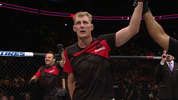 Alexander Volkov contre Roy Nelson