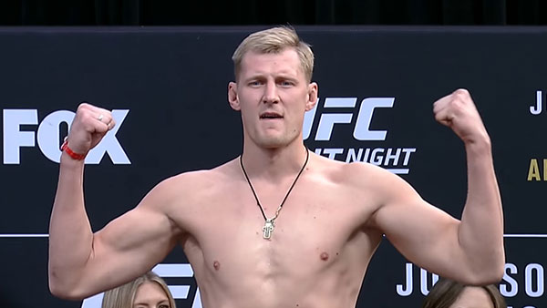 Alexander Volkov contre Roy Nelson