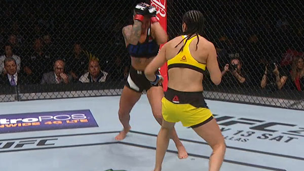 Ashlee Evans-Smith contre Ketlen Vieira