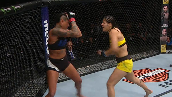 Ashlee Evans-Smith contre Ketlen Vieira