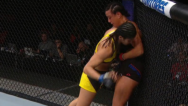 Ashlee Evans-Smith contre Ketlen Vieira