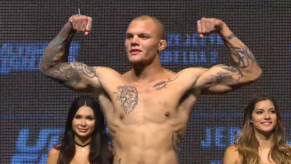 Cezar Ferreira contre Anthony Smith