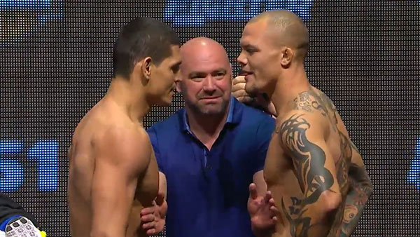 Cezar Ferreira contre Anthony Smith