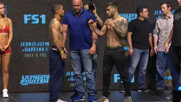 John Moraga contre Matheus Nicolau Pereira