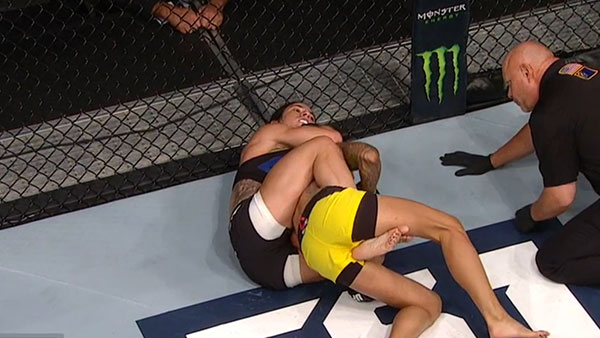 Tecia Torres contre Juliana de Lima Carneiro