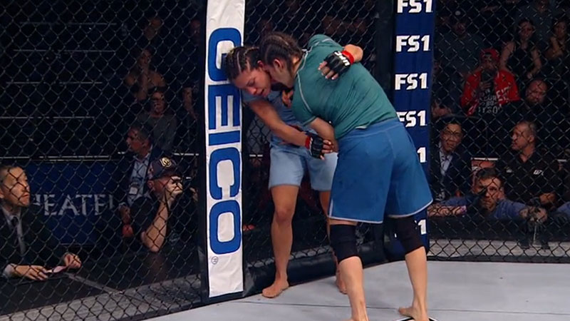 TUF26 - Nicco Montano contre Roxanne Modafferi