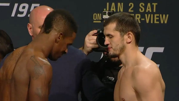 Lorenz Larkin contre Albert Tumenov