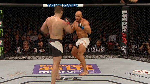 Gian Villante contre Ilir Latifi