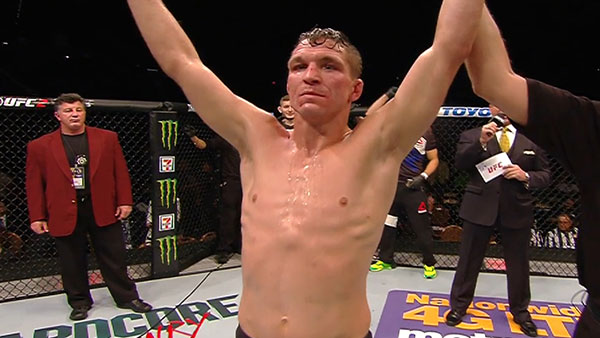 Darren Elkins contre Chas Skelly