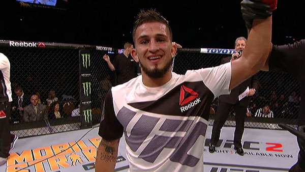 Sergio Pettis contre Chris Kelades