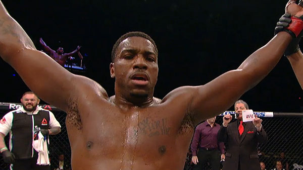 Walt Harris contre Cody East