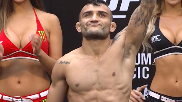 John Lineker contre Rob Font