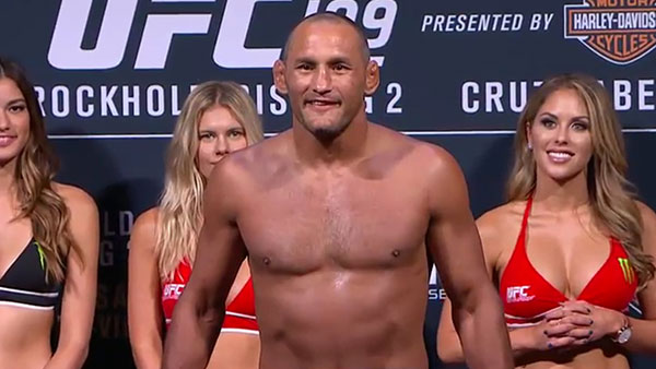 Dan Henderson contre Hector Lombard