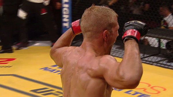 T.J. Dillashaw contre Raphael Assuncao