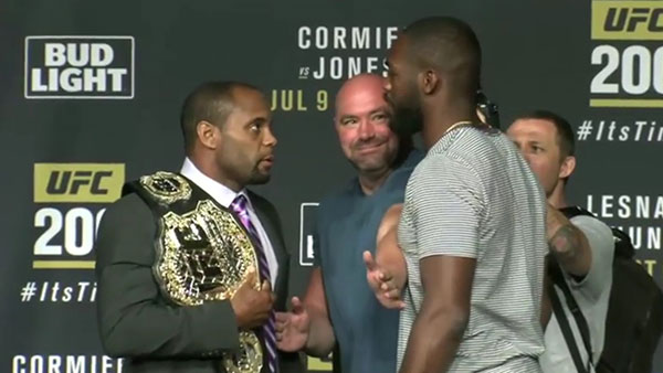 Daniel Cormier contre Jon Jones