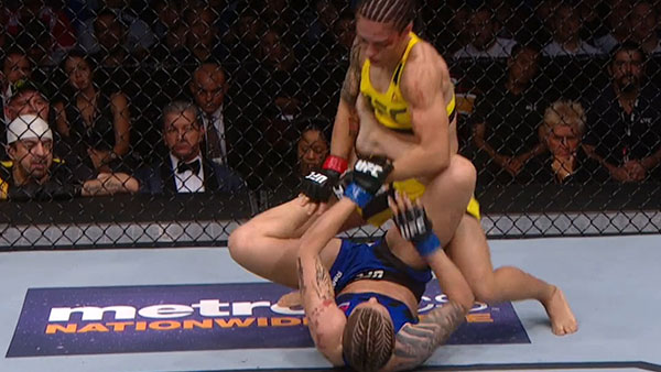 Jessica Andrade contre Joanne Calderwood