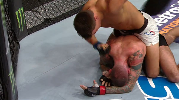 Phil Brooks contre Mickey Gall