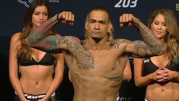 Yancy Medeiros contre Sean Spencer