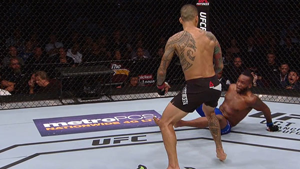 Yancy Medeiros contre Sean Spencer